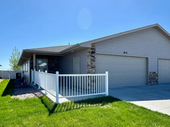 815 G Avenue Pl, Kearney, NE 68847