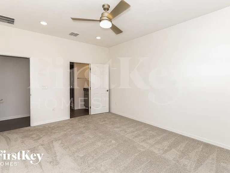 331 Corbel Ln — Photo 7