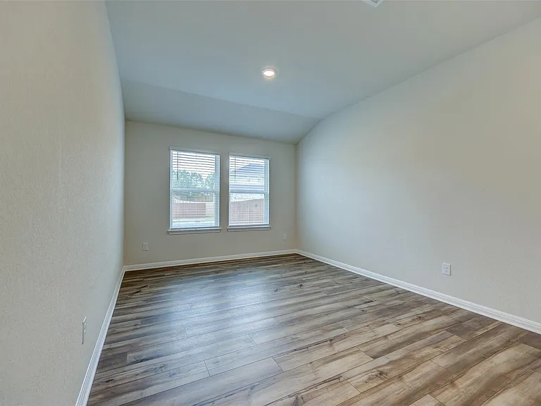 201 Fairmeadow Downs Dr — Photo 4