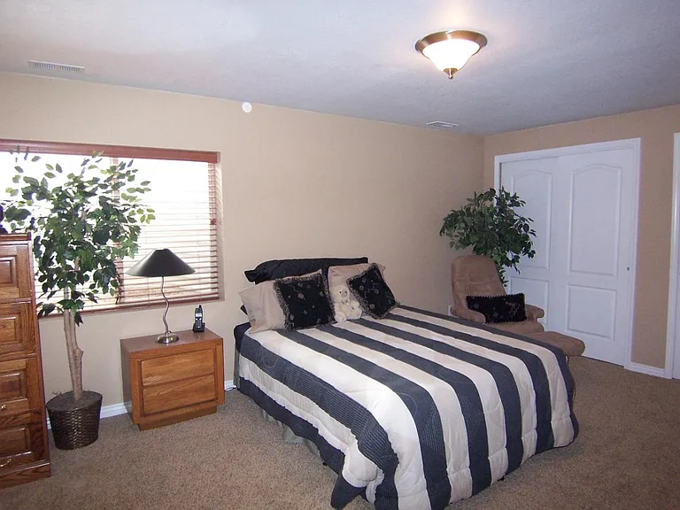 Downstairs Large 3rd Bedroom