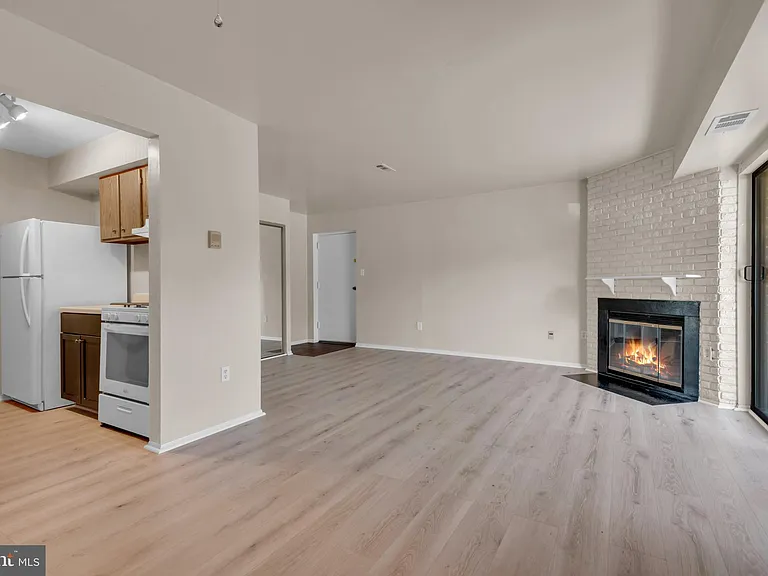 104 Mountain Rd #1A — Photo 5