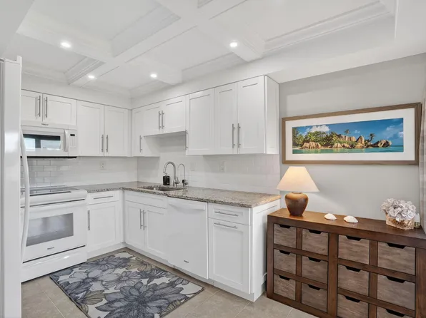 1544 Mainsail Dr Unit 10, Naples, FL 34114