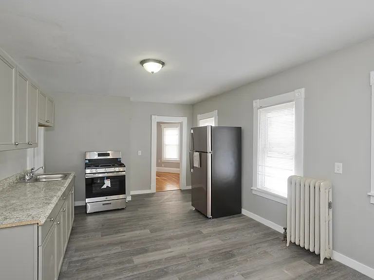 744 Carew St #1 — Photo 6