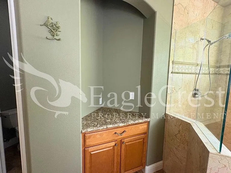 44 Vinehill Dr — Photo 50