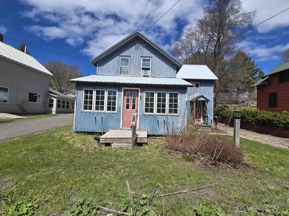 20904 E 2nd St, Hancock, MI 49930