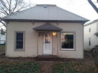 612 6th St, Menlo, IA 50164