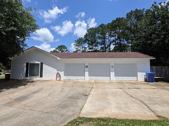 3rd image of 200 Chapelwood Dr