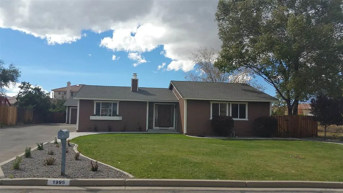 1995 Parkway Dr photo 1