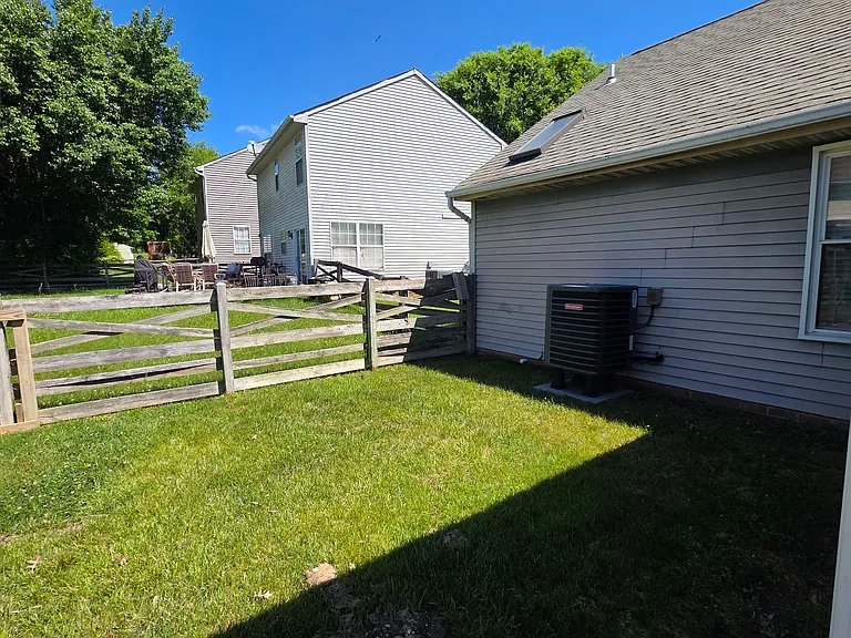 1216 Halls Chance Ln — Photo 11