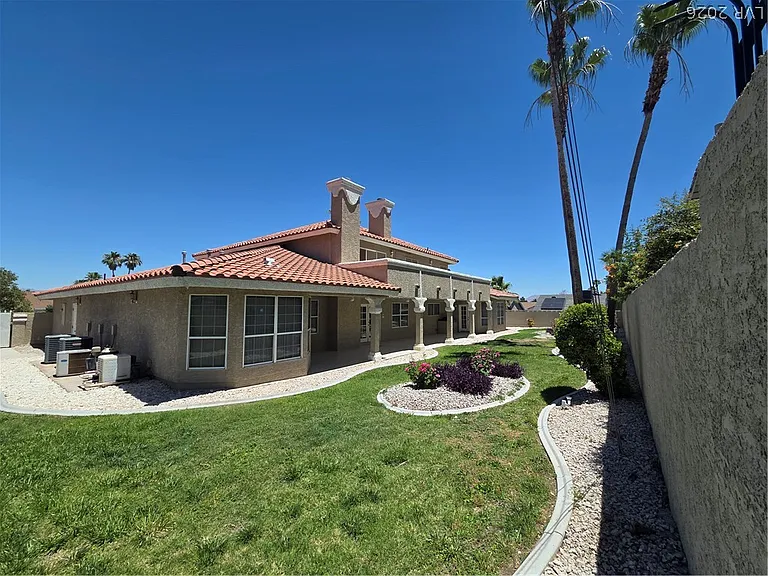 3013 W Oakey Blvd — Photo 34