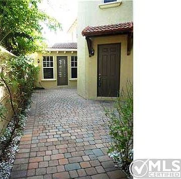 3rd image of 846 Madison Ct