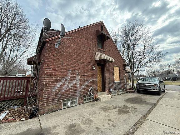 3rd image of 20231 Moross Rd