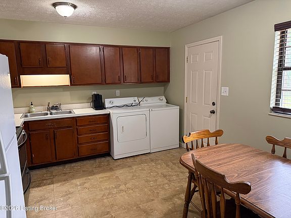 5th image of 3713 Arcadia Ct