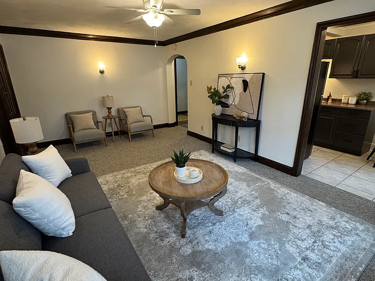 1360 W Clifton Blvd #1 — Photo 6
