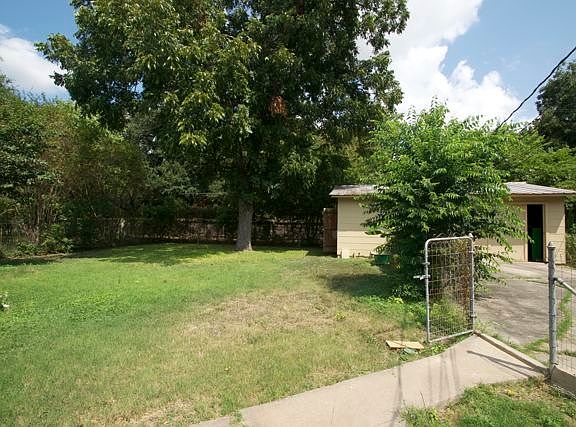 2nd image of 211 Veda Mae Dr #A