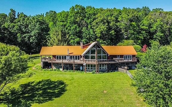 3rd image of 212 Dellhaven Rd