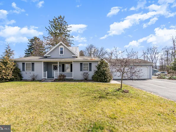 75 W Main St, Walnut Bottom, PA 17266