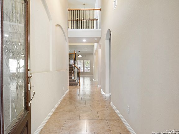 5th image of 209 Fernwood
