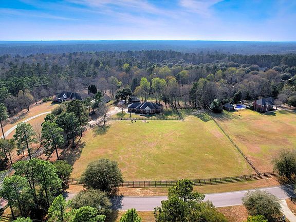 4th image of 670 Oak Meadow Ln
