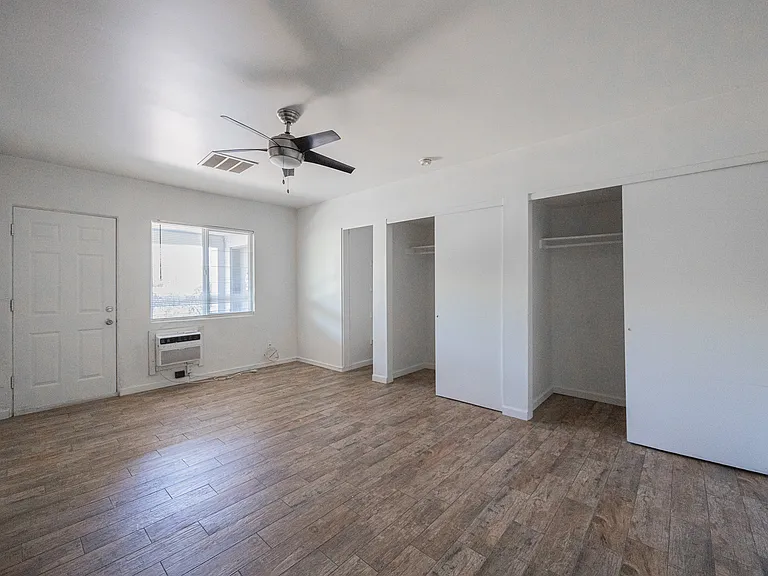 1505 E Harvard St — Photo 8