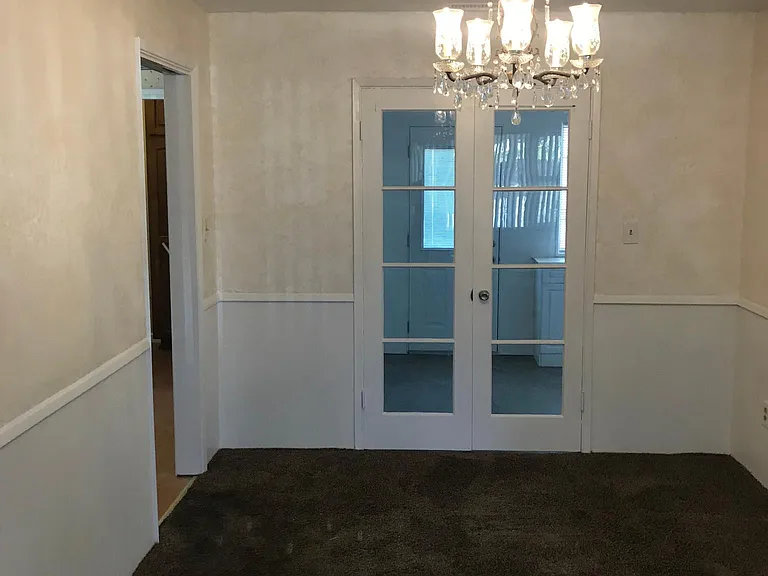 725 Montview Dr — Photo 8
