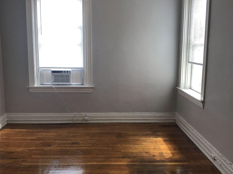 1st bedroom