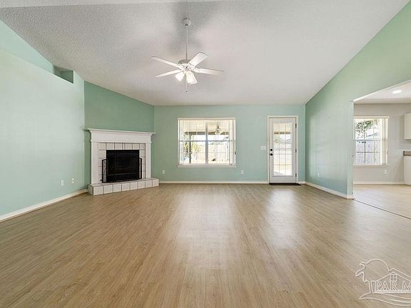 3rd image of 1006 Lake Aire Dr