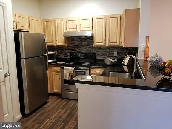 3rd image of 213 Somerset Bay Dr APT 302