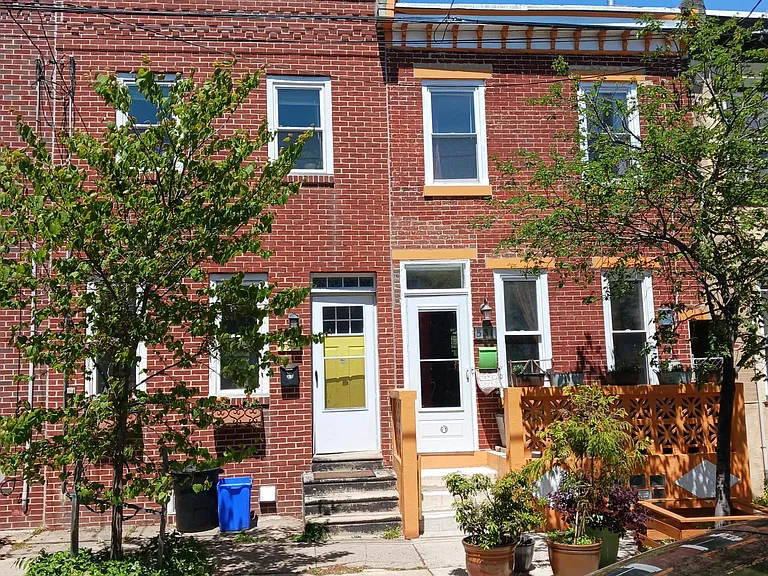 533 on the left (our other rental home to right)
