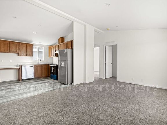 3rd image of 5925 E Tulare Ave #135