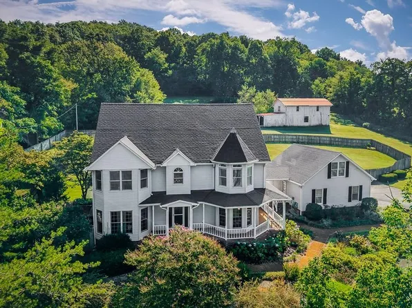 4216 Deerfield Ln, Cookeville, TN 38506