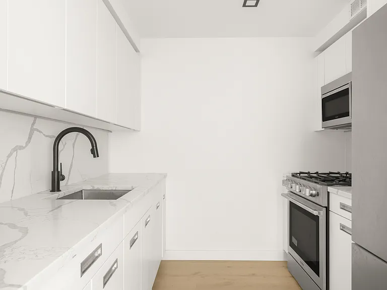 618 Avenue H #2C — Photo 2