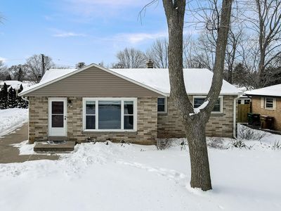 7237 N Navajo Ave, Glendale, WI, 53217