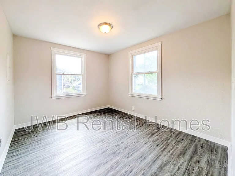 4623 Hercules Ave — Photo 5