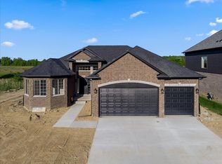56444 Leeds Ln, Macomb, MI 48042