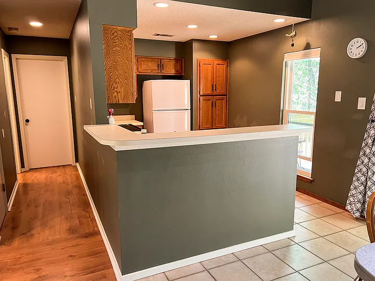 816 Cedar Ridge Dr — Photo 6