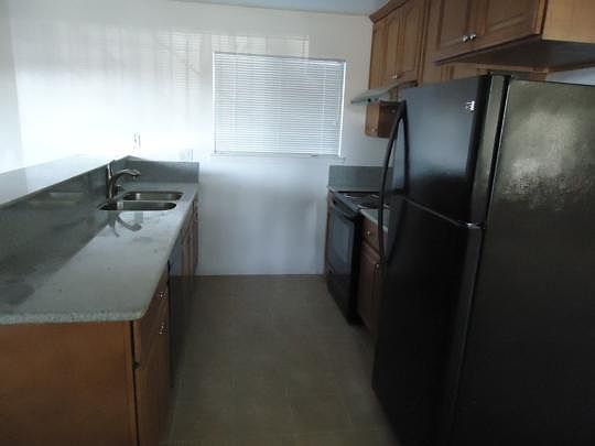 2nd image of 8500 Bancroft Ave APT C