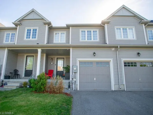 153 English Ln, Brantford, ON N3T 0J6
