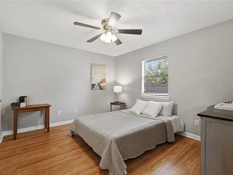 3821 Brighton Dr — Photo 16