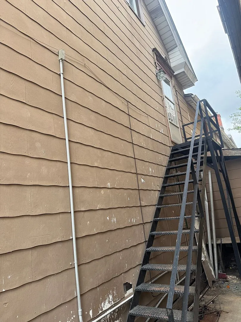328 West Broad Street — Photo 2