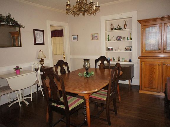 5th image of 165 Montague St