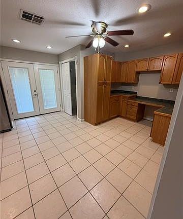 4th image of 113 Elaine Dr