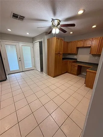 113 Elaine Dr — Photo 4