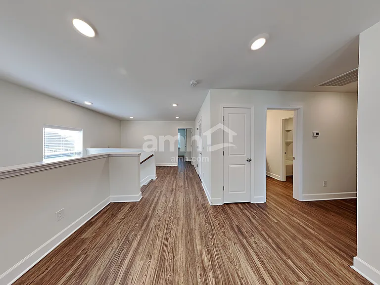 5823 Zurich Rd — Photo 10