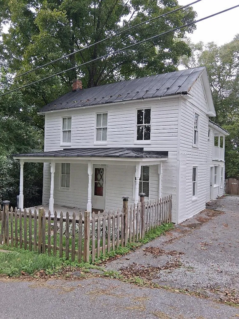 4 bed, 1500 sqft, $2,500 — Photo 1