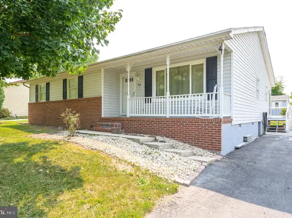 39 Rolling Meadows Dr, Martinsburg, WV 25404