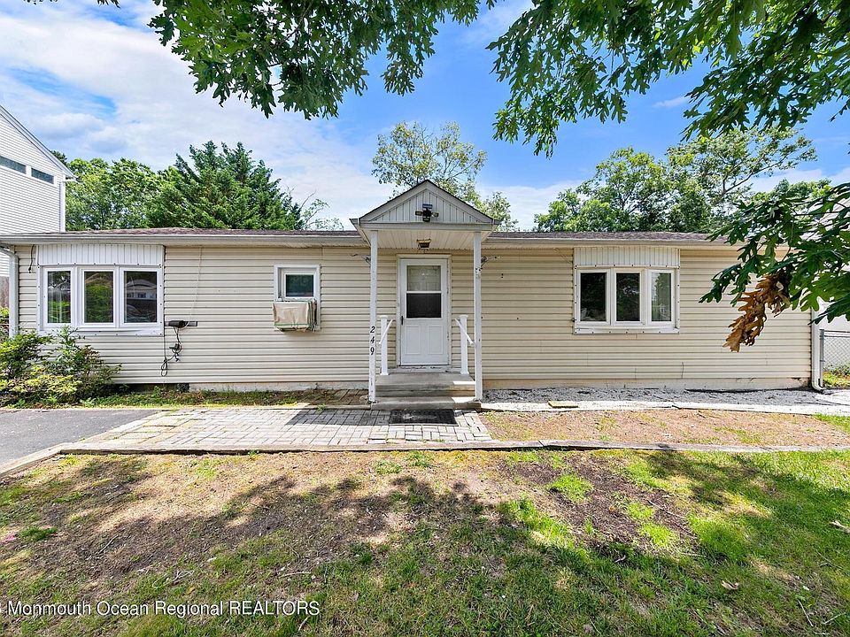 1st image of 249 Bulkhead Ave
