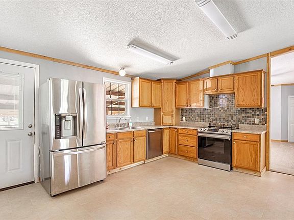 2nd image of 23998 Creekwood Dr
