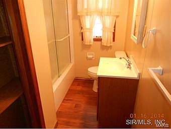 5th image of 223 E Broadway