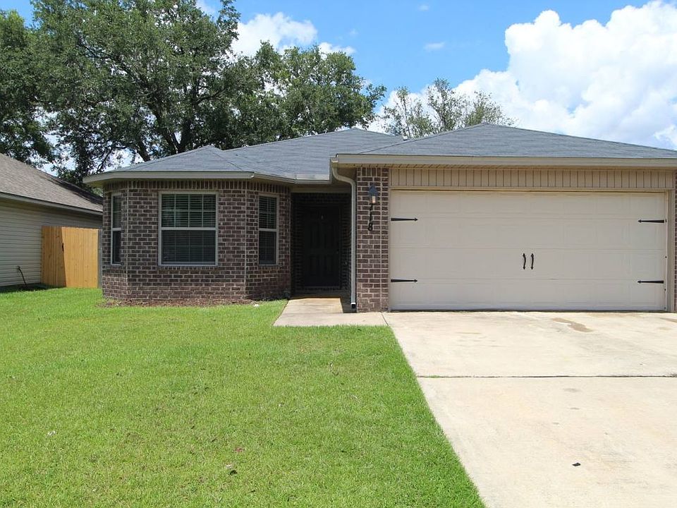 1st image of 718 Forgotten Creek Ln